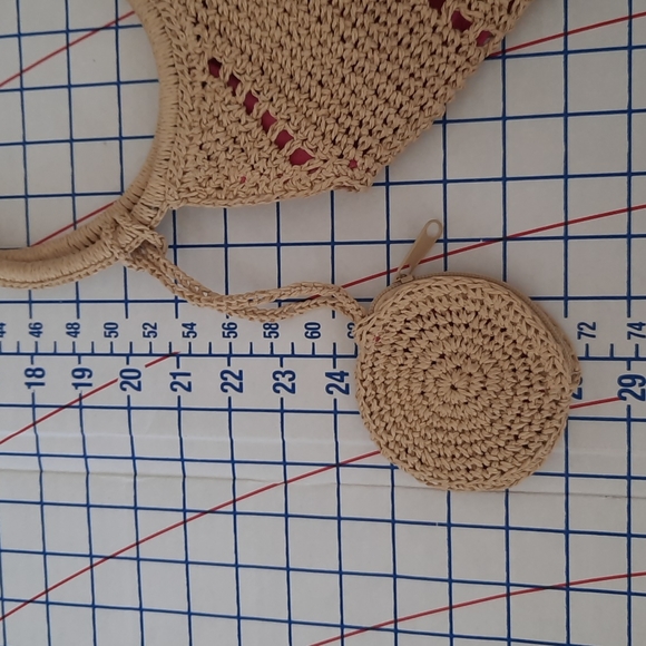 👑 3/$30 Straw Handbag - Picture 6 of 6